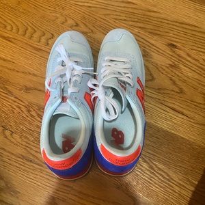 Women’s Nike shoes size 5.5 NEVER USED.